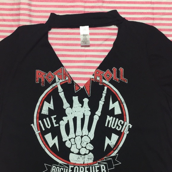 Distressed tee - Picture 3 of 3